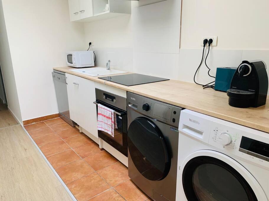 Appartement T3, Au Coeur De Montpellier, Wifi Et Climatisation Exterior foto